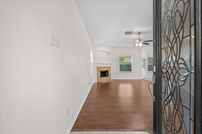 Building Photo - 202 Pebble Walk Ln