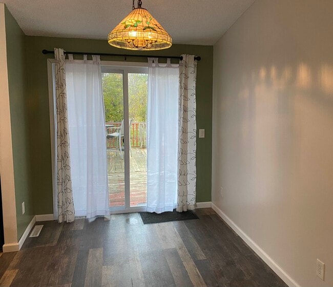 Dining Area - 3137 Pearl Street Rd Unit Apt 2