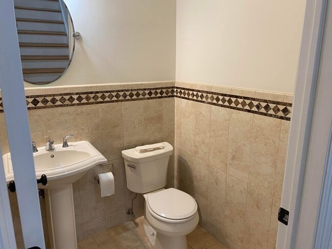 Photo - 436 Lawton Ave Unit A