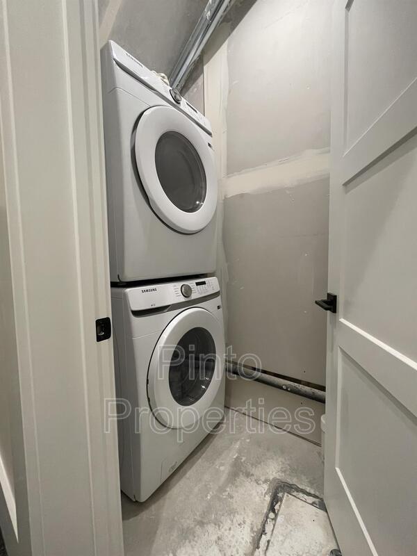 Photo - 8717-8110 110 St NW