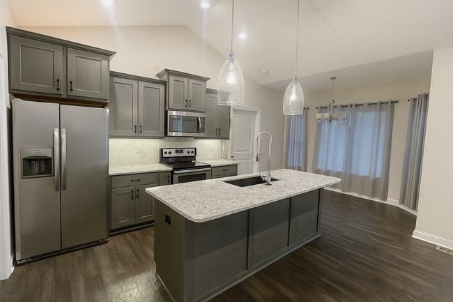 Photo - Spacious 4 Bedroom Home with Basement and Wet Bar in Clearwater