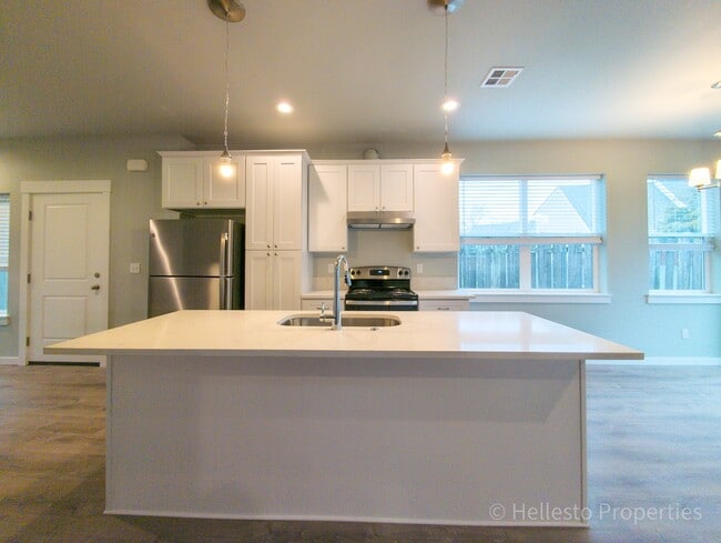 Photo - 2530 SW Coho St