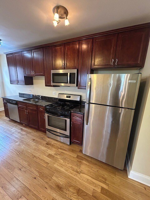 Photo - 4554 W George St Unit 2