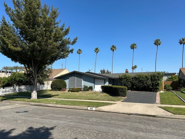 Building Photo - Wonderfully Upgraded 3 Bedroom 2 Bath Fullerton Home with Office!
