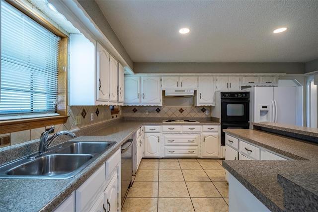 Photo - 4212 Village Green Dr