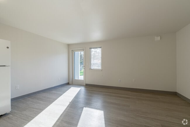 3BR, 2BA - 872SF Living Room