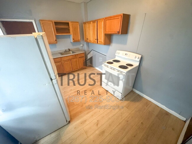 Building Photo - 3110 Custer St