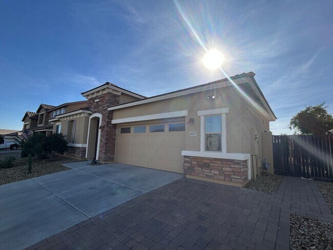 Photo - 18627 W North Ln