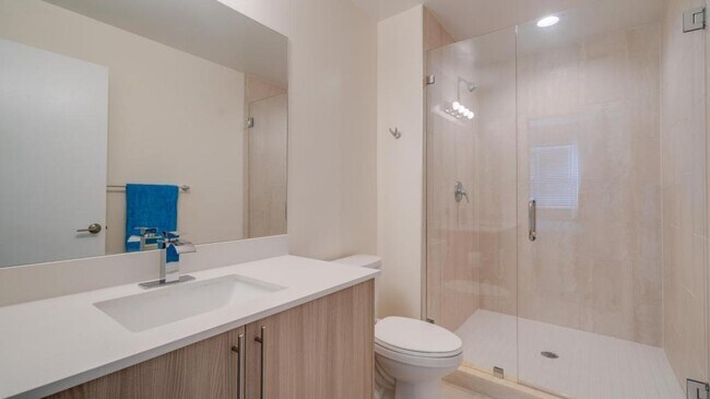 Photo - 15901 Pointe Cir