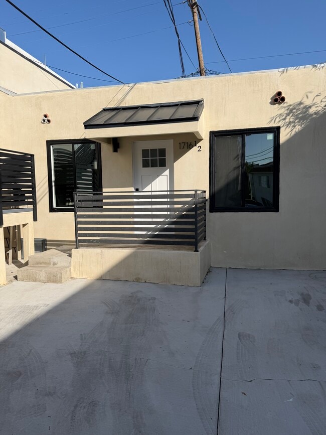 Photo - 1716 N Alexandria Ave
