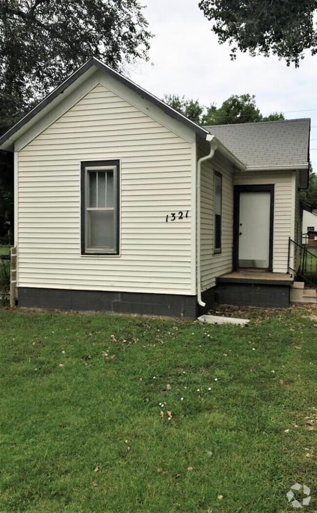 Building Photo - 1321 N 4th St Rental