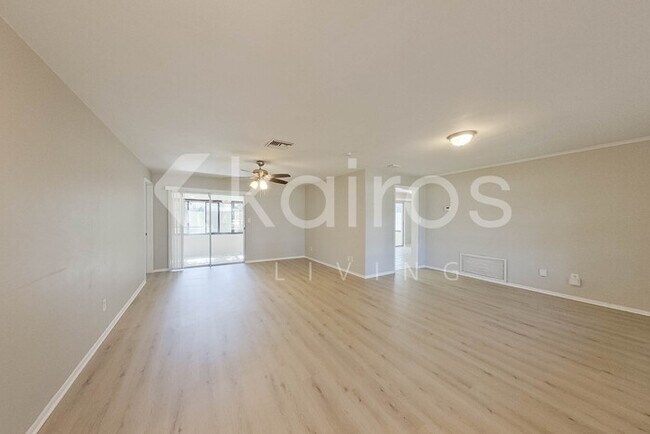 Photo - 1635 Jamaica St