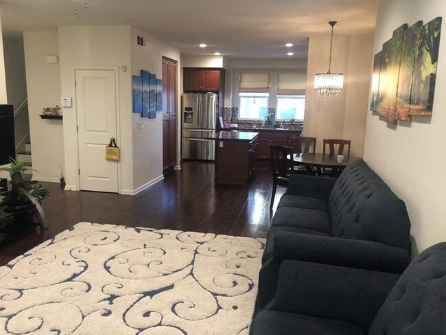 Photo - 40937 Gramercy Ter