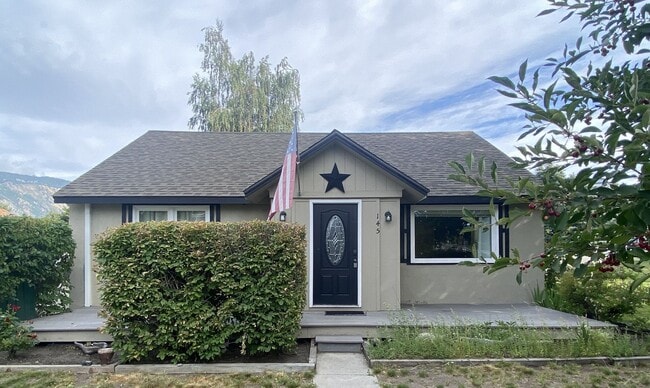 Building Photo - 3-Bedroom Home - Receive $300 off your fir...