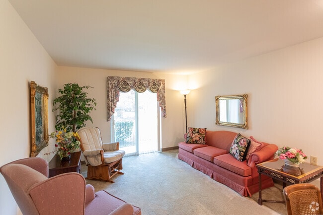 1BR, 1BA - 600 SF - Sycamores Terrace