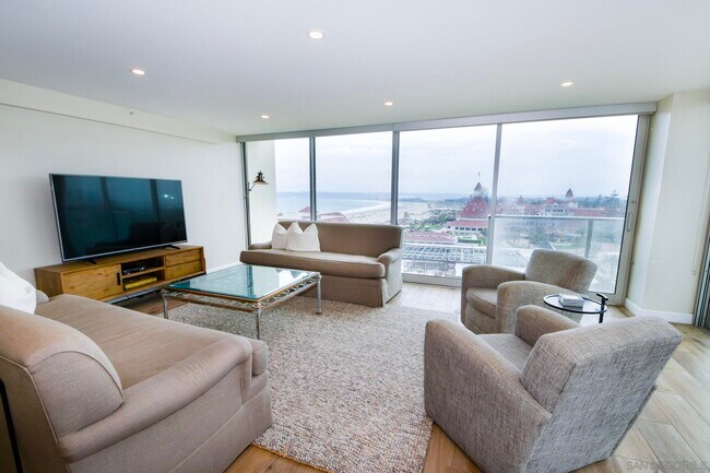 1710 Avenida Del Mundo Unit 1008