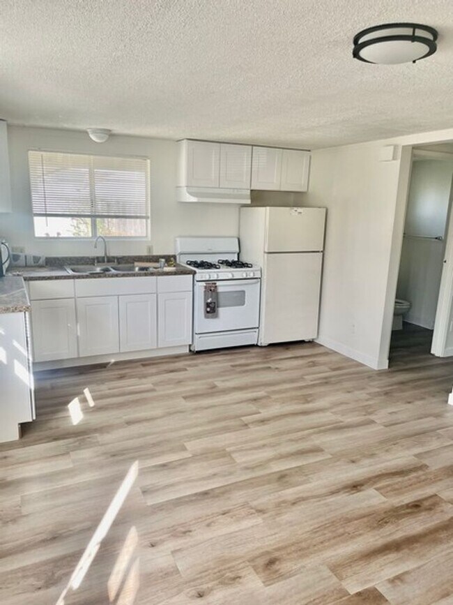 mcc1666* Unidad 1666B Rental Santa Maria, CA