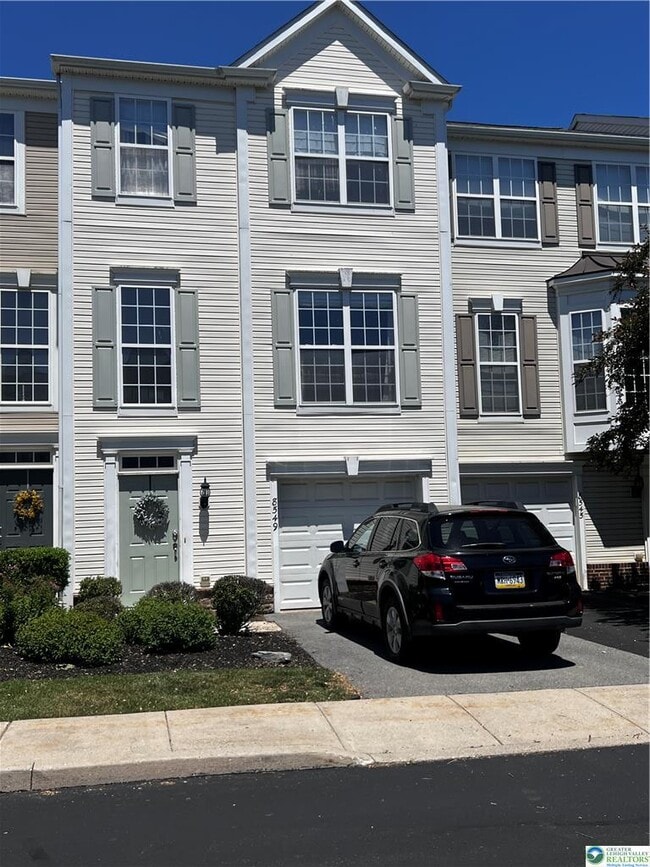 Photo - 8549 Gateway Rd