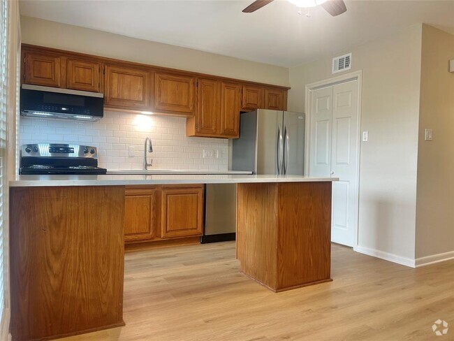 Building Photo - 1311 Antoine Dr Unit 134 Rental