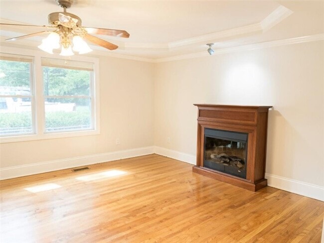 Photo - 1393 Scott Blvd