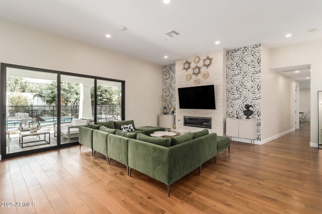 Photo - 4601 N Royal View Dr