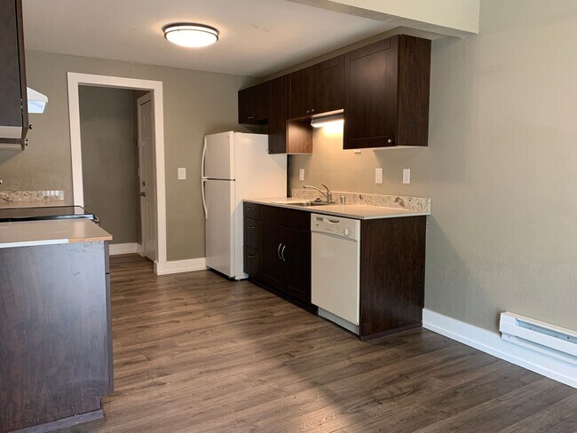 Photo - 2 Bedroom/1bath in Tacoma - 4Plex Unit B