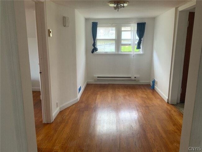 Photo - 214 1st N St