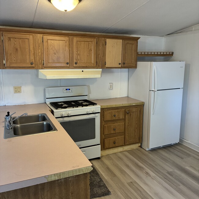 Photo - 447 N Plum St