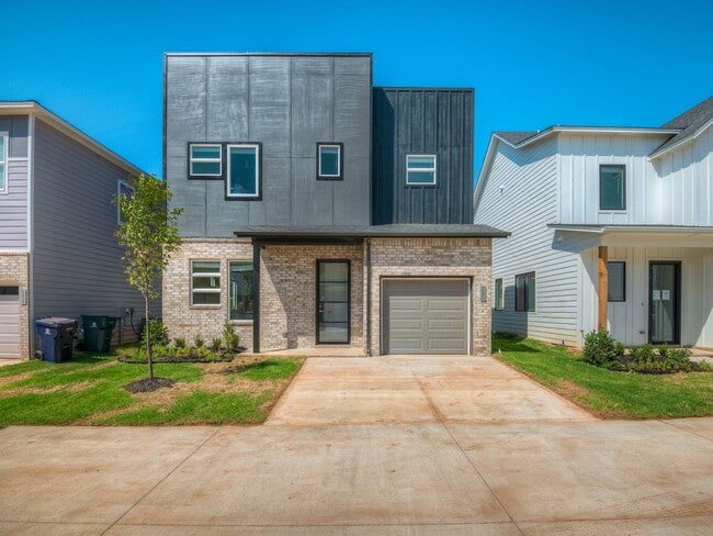 Building Photo - Beautiful New Construction Home in Edmond/...