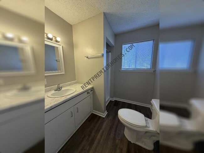 Photo - 8404 Shelley Dr