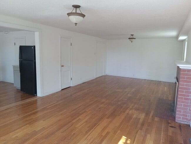 Photo - 700 W 17th St Unit # 1