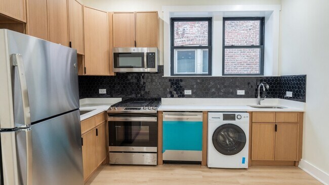 Photo - 944 N Damen Ave Unidad 2F