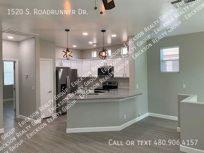 Photo - 1520 S Roadrunner Dr