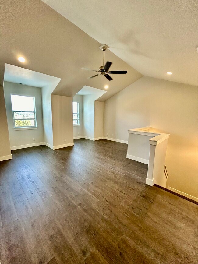 Photo - 61507 White Tail St