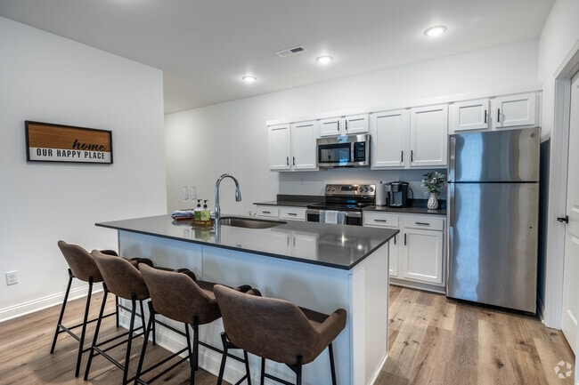 2BR, 2BA - 1,016SF - Kitchen