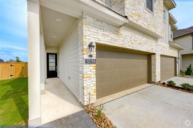 Building Photo - 12706 Maravillas Creek Dr Rental