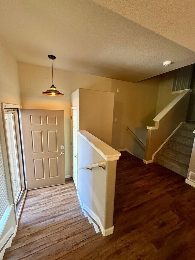 Photo - Lovely 3 bedroom/3 car tandem garage home ...