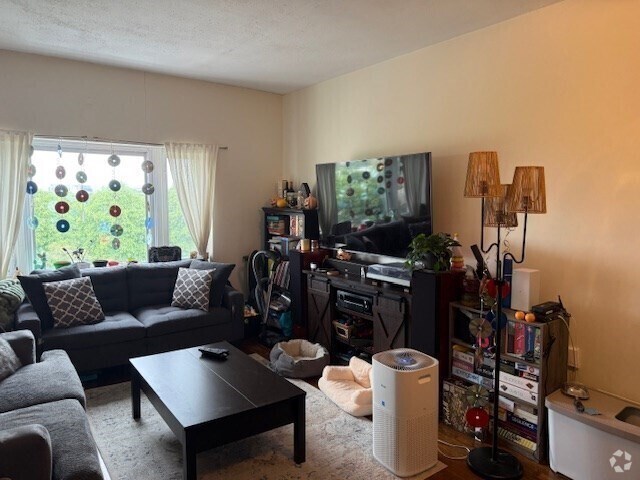 Building Photo - 520 Beacon St Unit 5E Rental