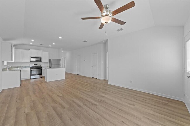 Photo - 464 Aplite Pass