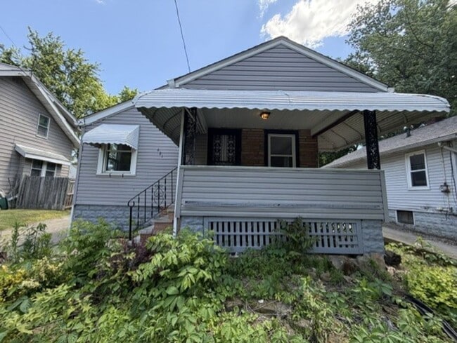 Building Photo - Pet-Friendly 3-Bedroom Home Near Downtown Akron Conveniences