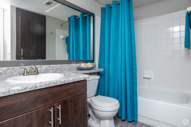 1BR, 1BA - 658SF