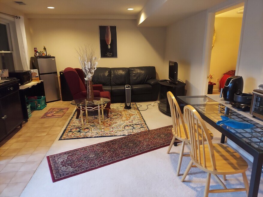9205 Linden Grove Ct