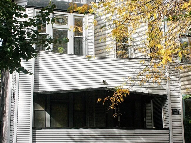 Photo - 3251 N Lakewood Ave Unidad 1F