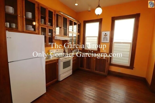Photo - 3325 S Kelly Ave