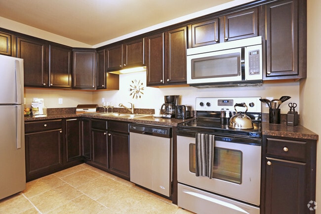 2 BR, 2 BA - 1,050 Sq Ft - Kitchen