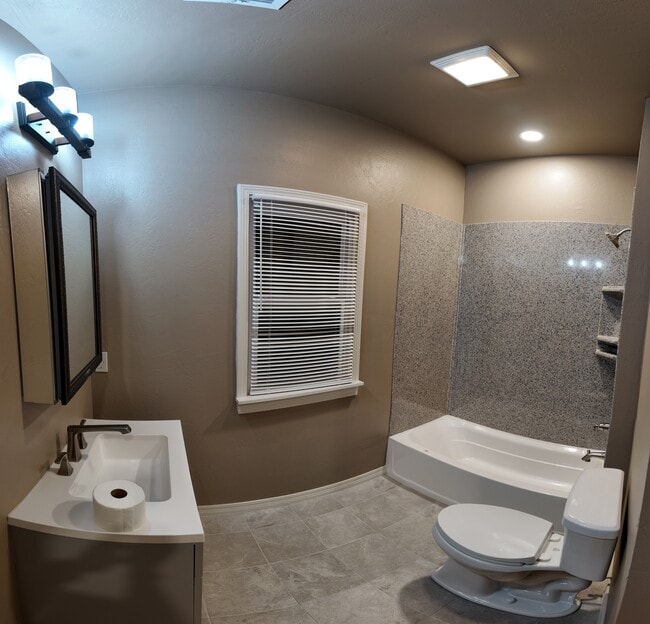 Photo - 108 N 4th St