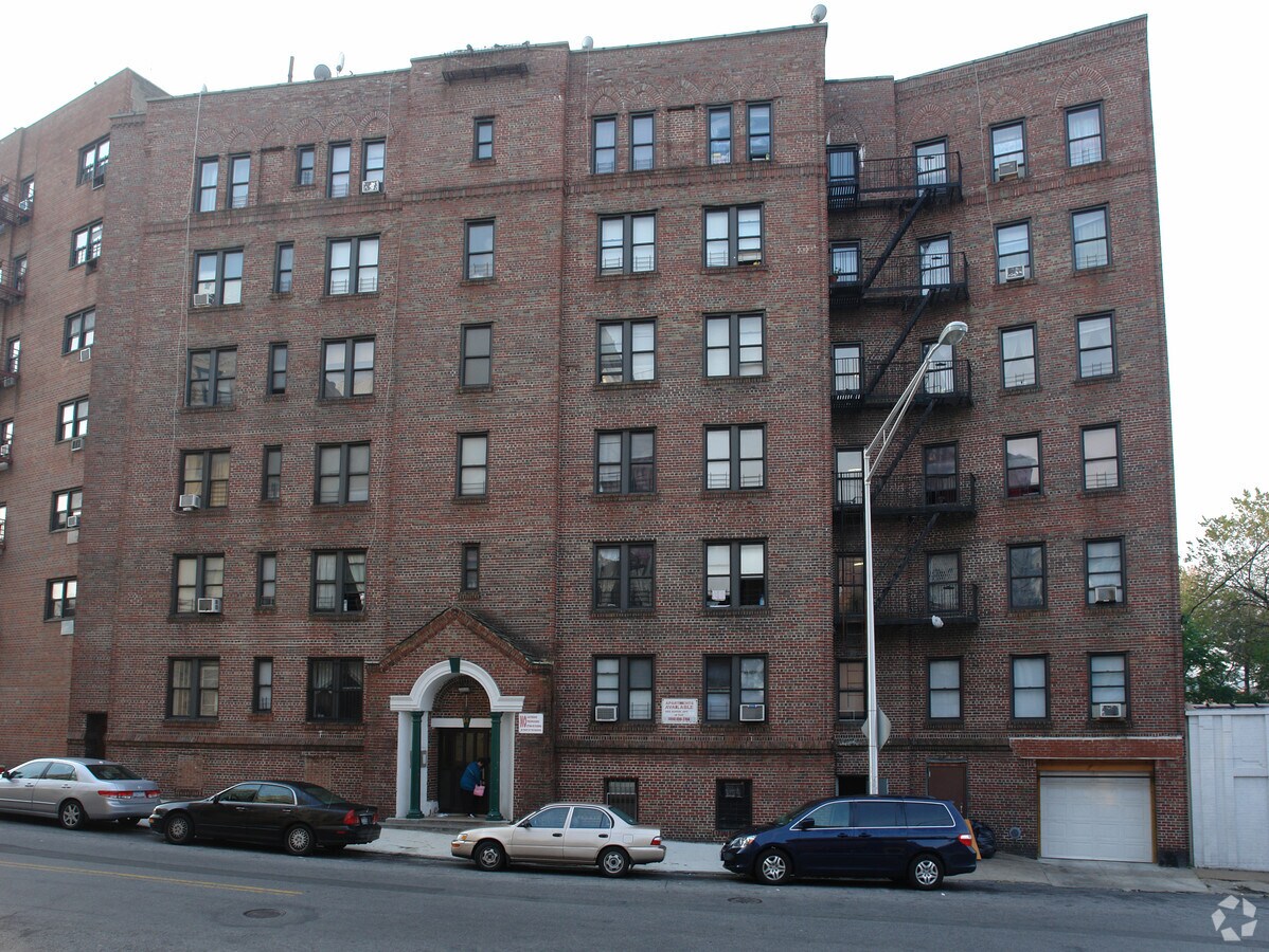 Photo - 14 Caryl Ave