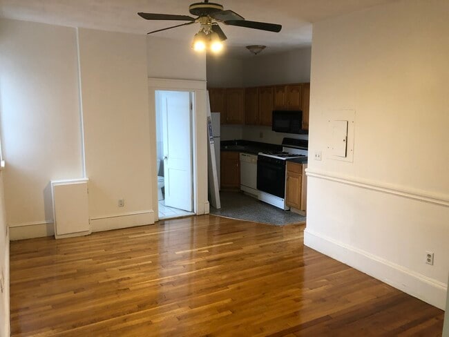 Photo - 1254 Commonwealth Ave Unidad Commonwealth Ave Rental