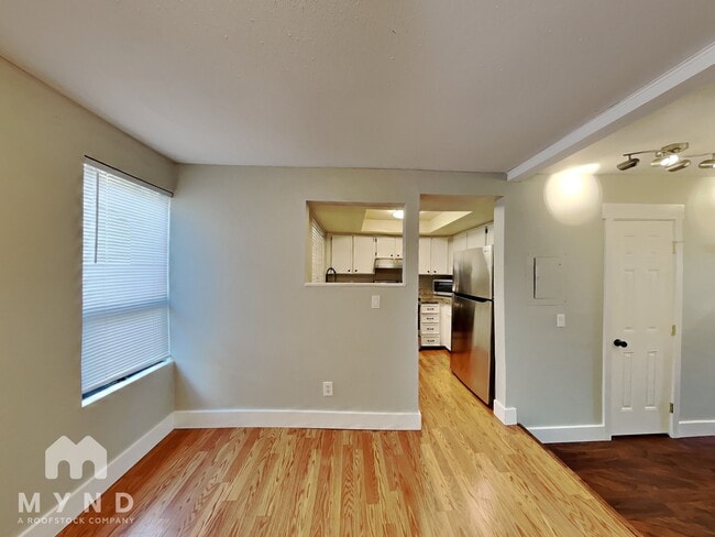 Photo - 10905 NE 35th Pl Unit 4