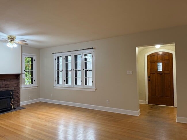 Photo - House For Lease